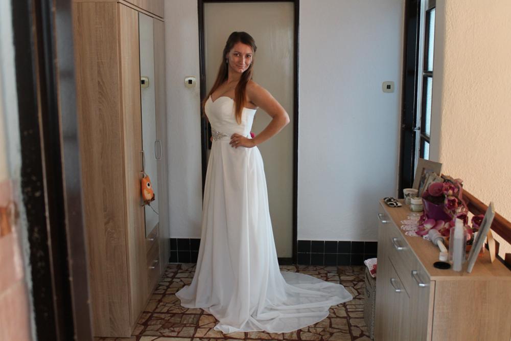 2016 Hot Selling A Line chiffon Wedding Dresses Beading Vestido de Noiva Long cheap crystal Robe De Mariage With Pleats