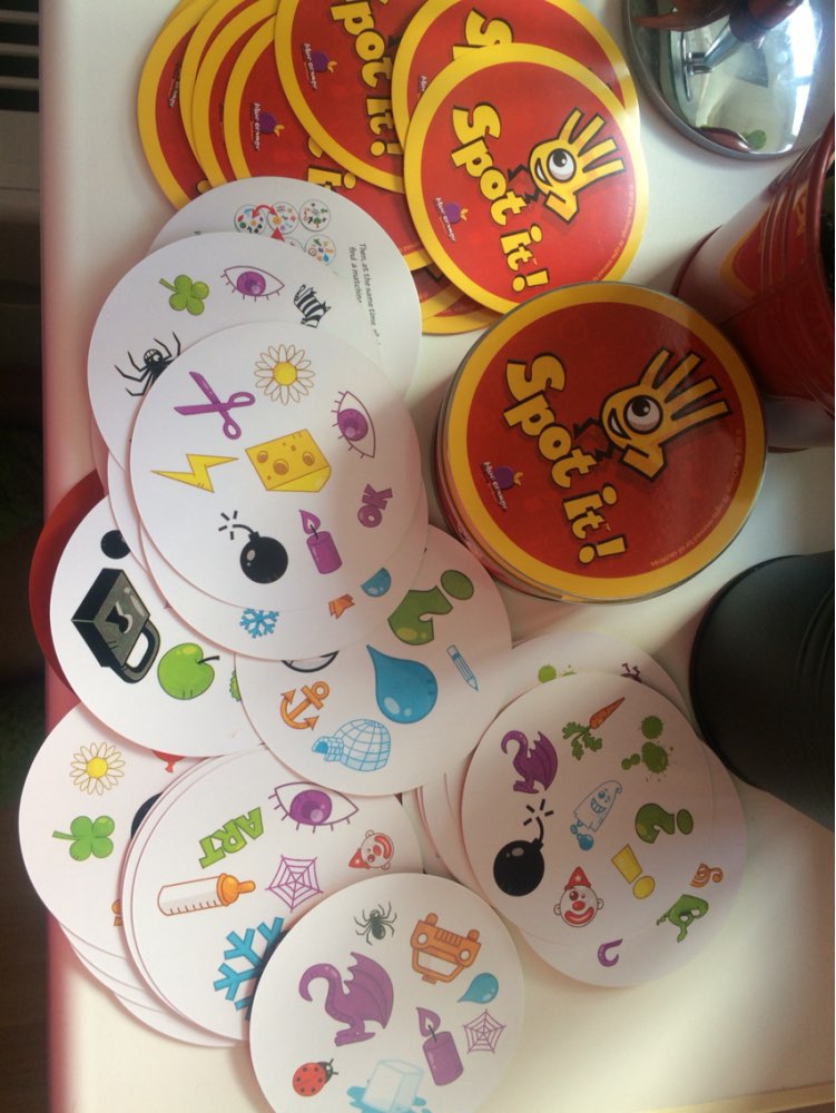 High quality card game, spot cards game it for children dobble board game, funny, family gathering, find it metal mox pack