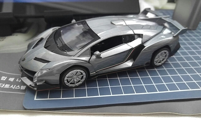 Lamborghin Veneno 1:32  Diecast Alloy Metal Racing Vehicles Model Christmas Birthday Gift for Children Boy Collection Toy