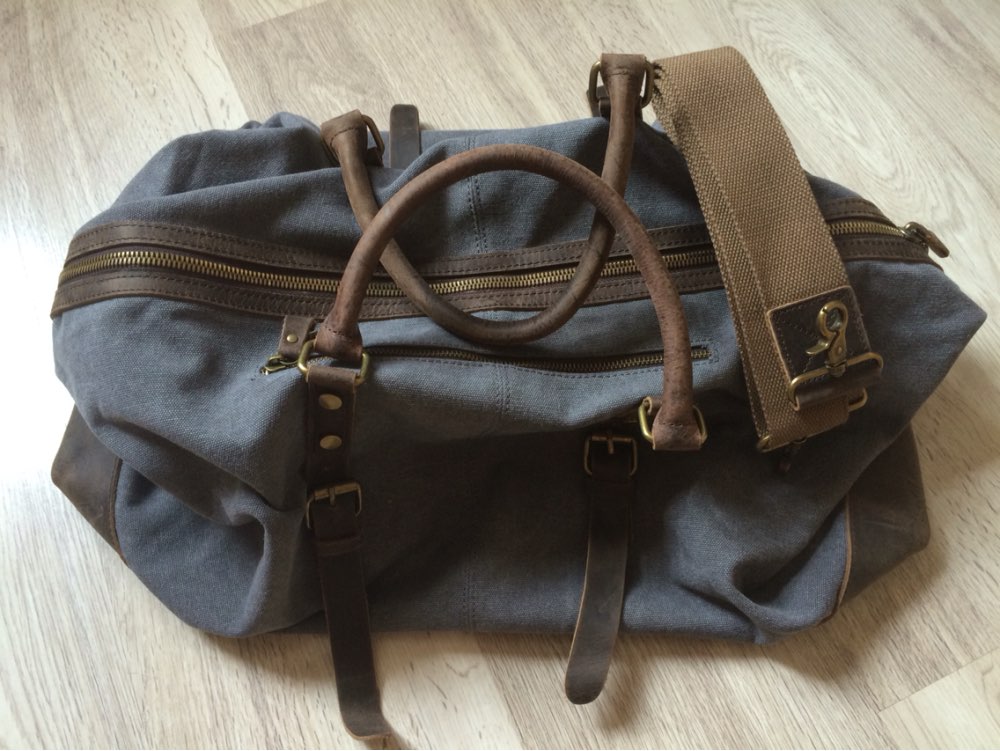 Vintage military Canvas Crazy horse men travel bags Carry on Luggage bags Men Duffel bag travel tote large weekend Bag Overnight