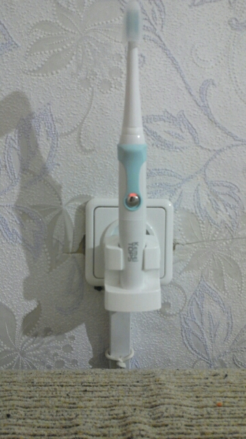 Kemei 30000/Min Waterproof Rechargeable Electric Toothbrush Sonic Tooth Brush Brosse a Dent With 4 Replacement Heads -P4042