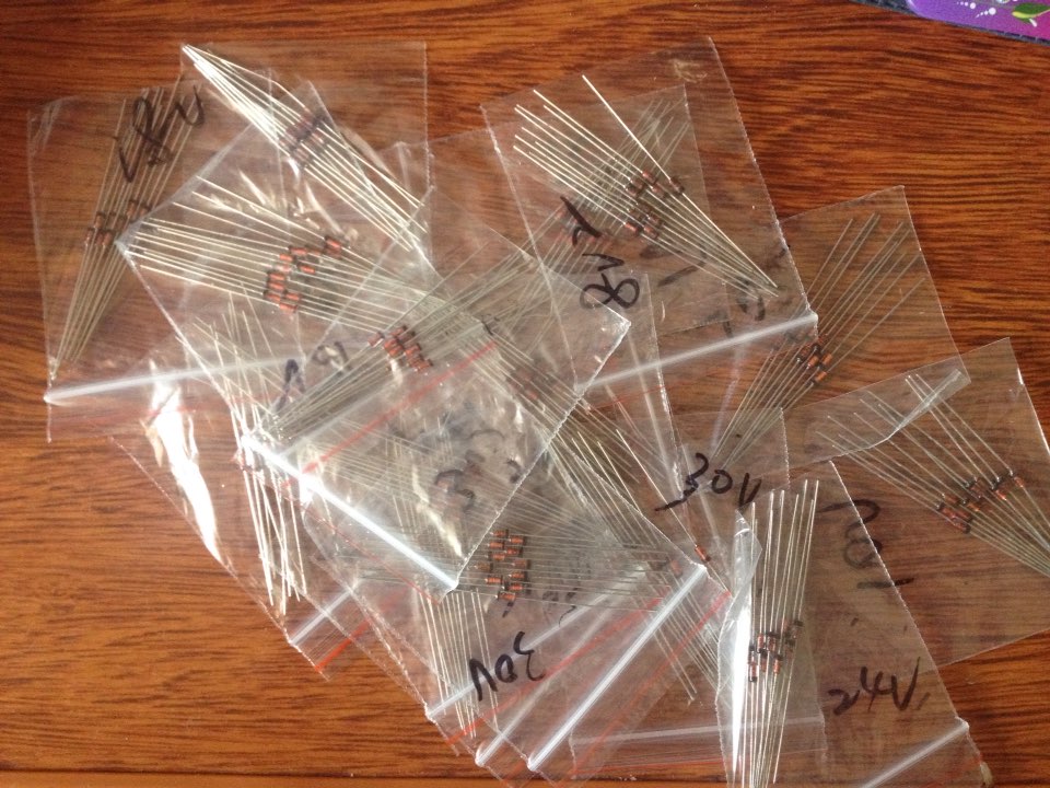 14values*10PCS=140PCS 0.5W regulator 3.3v-30v 1/2w Zener Diode component Assorted kit package new and original free shipping