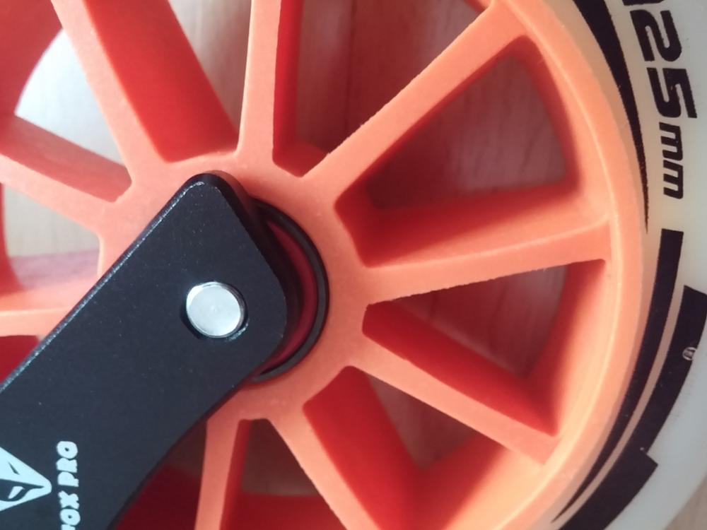 12.1/12.6 inch High quality 7005 Aluminium Alloy patines Frames 3x125mm Speed Skating Accessories 3 Wheels Skates Holder/rack