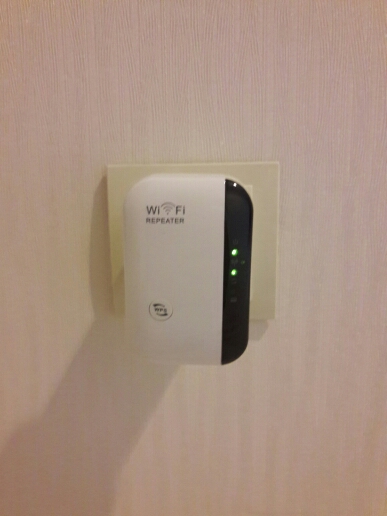 Wireless-N Wifi Repeater Signal Booster 802.11n/b/g Network Mini WiFi Adapter 300Mbps Wi-fi Range Expander Wps Encryption