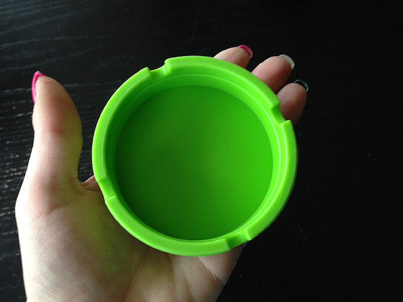 2015 New Men Noctilucent Soft Eco-Friendly Pocket Round Shatterproof Cigar Rubber Silicone Ashtray Cinzeiro Smokeless Wholesale